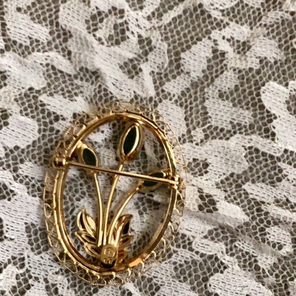 Vintage Gold Filled Brooch with Jade accents - Picture 4 of 6